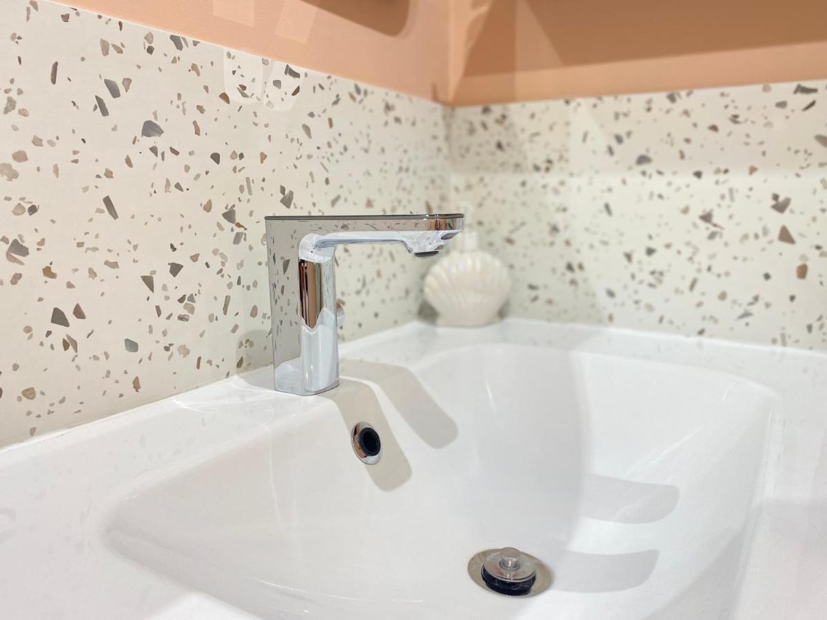 Studio La Petite Oasis- Ideal Couple - Calme - Balcon Sud - Lumineux - 10Min Du Centre & Plage - Proche Centre Juno Beach - Wifi Courseulles-sur-Mer Eksteriør bilde